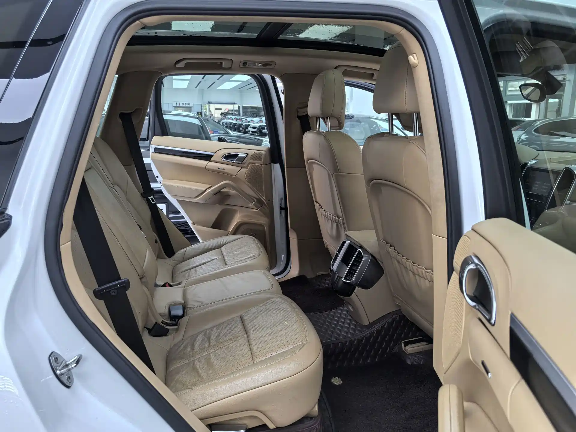 Фото 11 - Porsche Cayenne