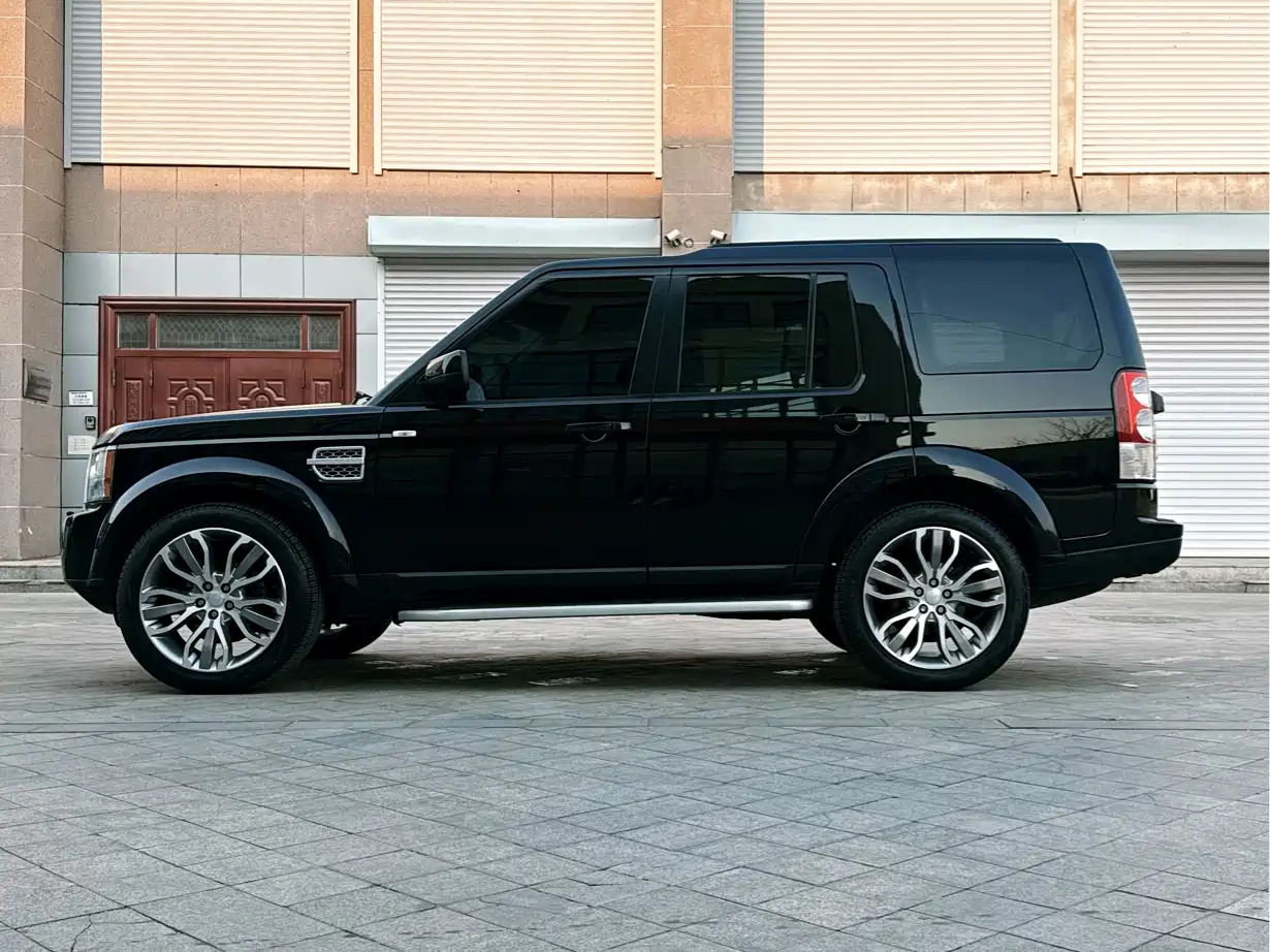 Land Rover Discovery 2011 4.0 V6 HSE фото 8