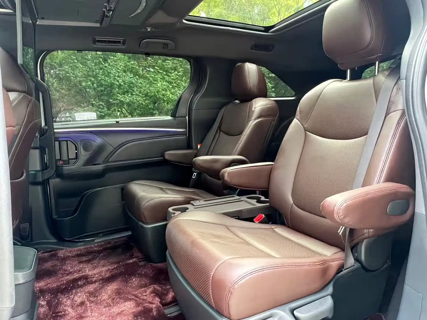 Toyota Granvia 2025 2024 2.5L Hybrid Premium PLUS 4WD Edition