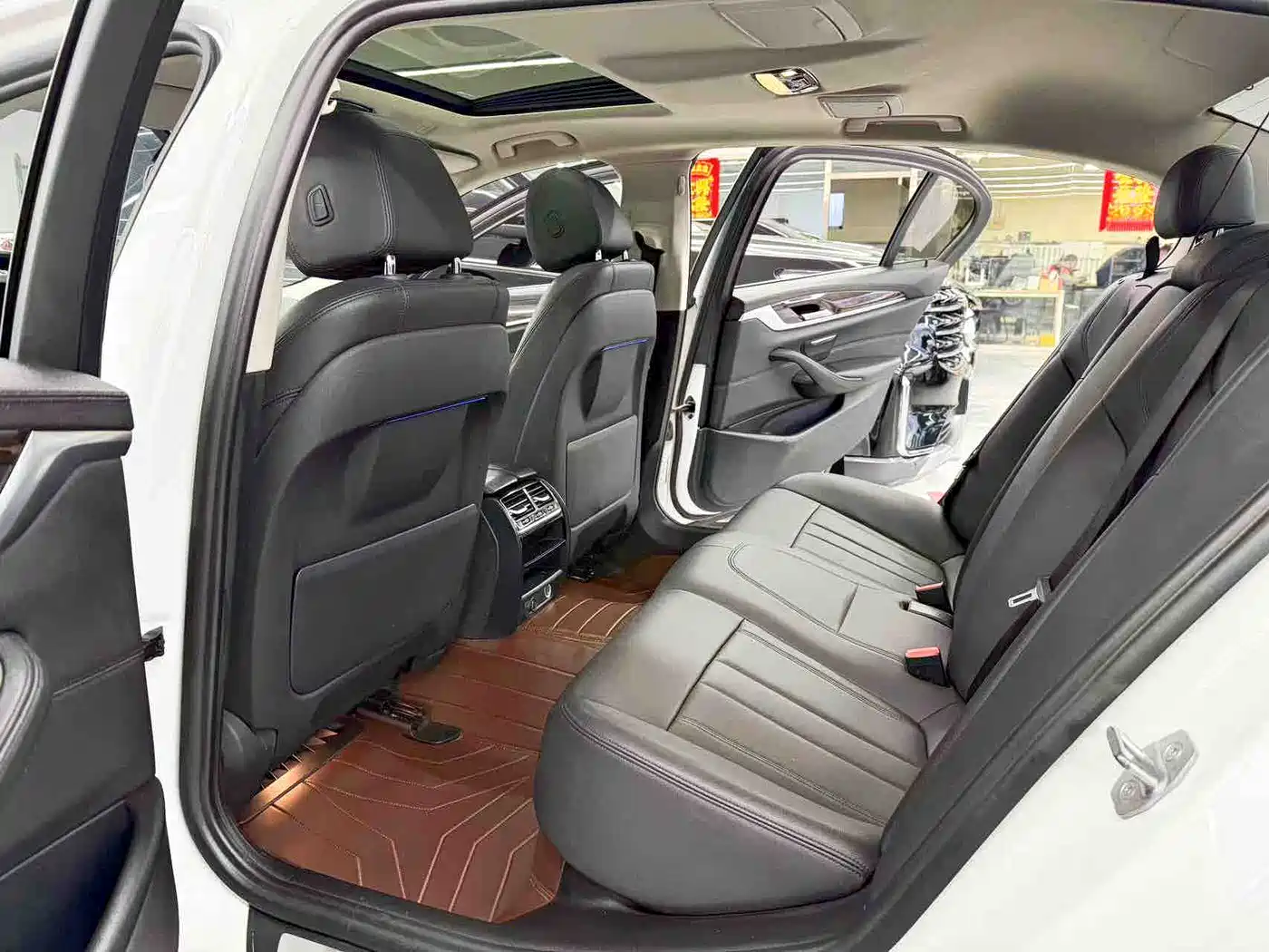 BMW 5 Series 2018 525Li Luxury Package фото 8