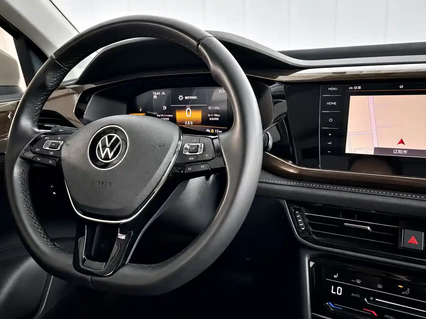 Volkswagen Tharu, миниатюра 17