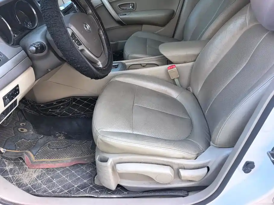 Dongfeng Aeolus Dongfeng Fengshen A60 2014 2014 1.6L Automatic Premium