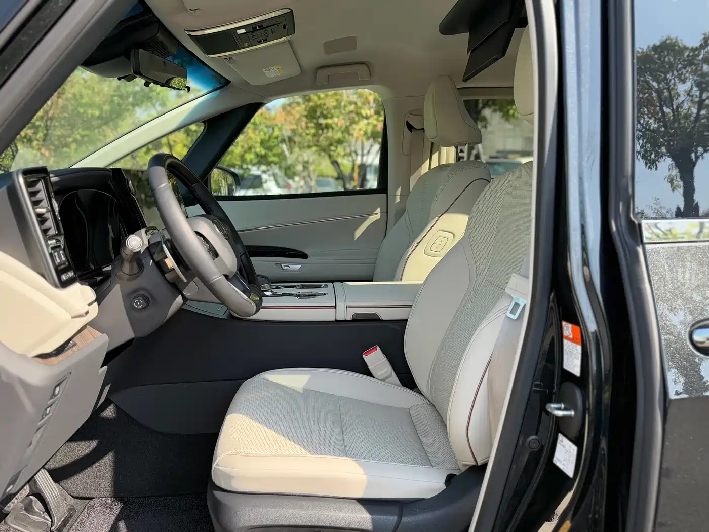 Lexus LM 2024 2023 500h 6-Seater Prestige Edition
