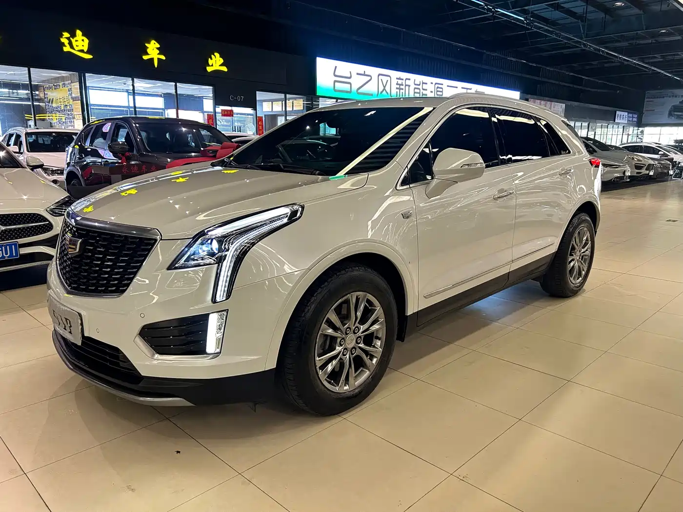 Cadillac XT5 2020 28T Luxury Model фото 3
