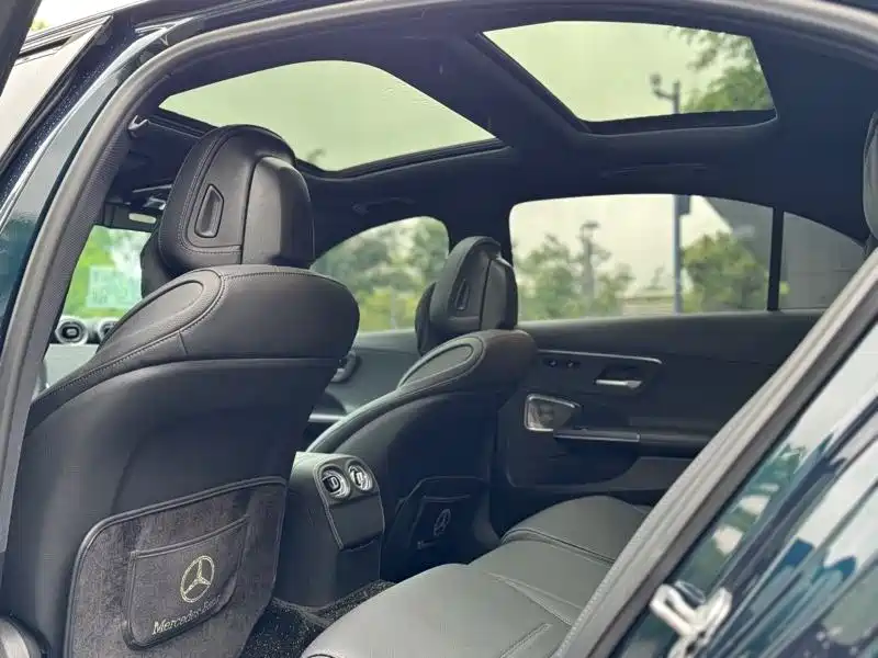 Mercedes-Benz C-Class 2024 C 260 L Night Edition Sport фото 6