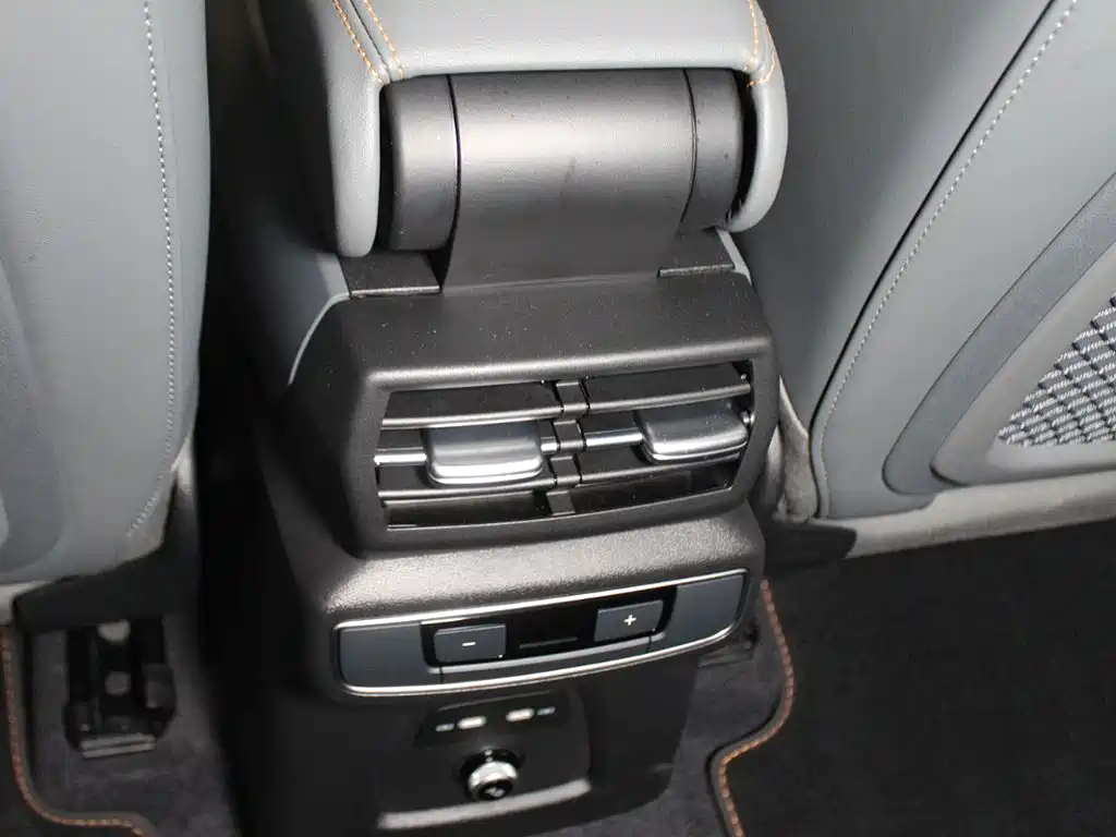 Audi Q4 e-tron 2025 2024 40 e-tron Pioneer Edition