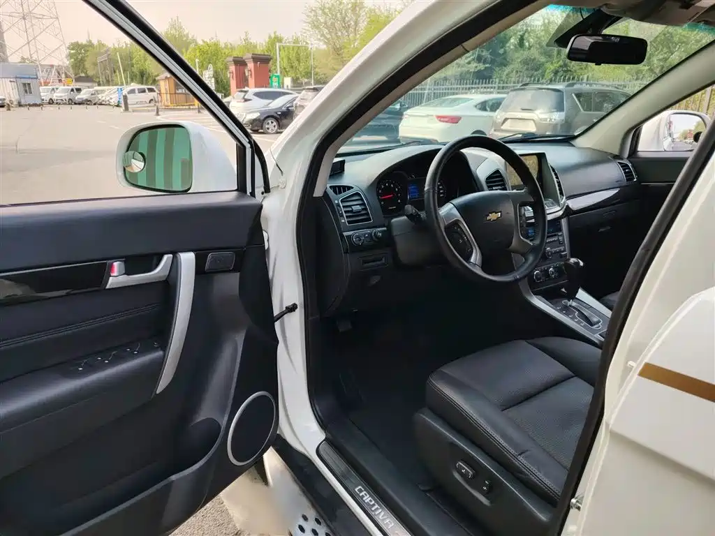 Chevrolet Captiva 2015 2.4L AWD Flagship 7-Seater фото 11