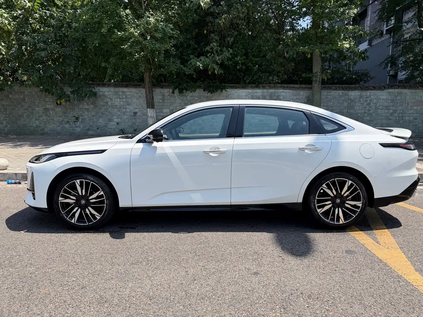 Photo 2 - Changan Eado