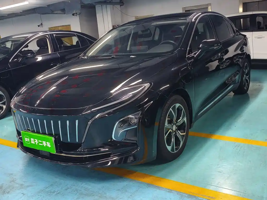 Hongqi E-QM5 2023