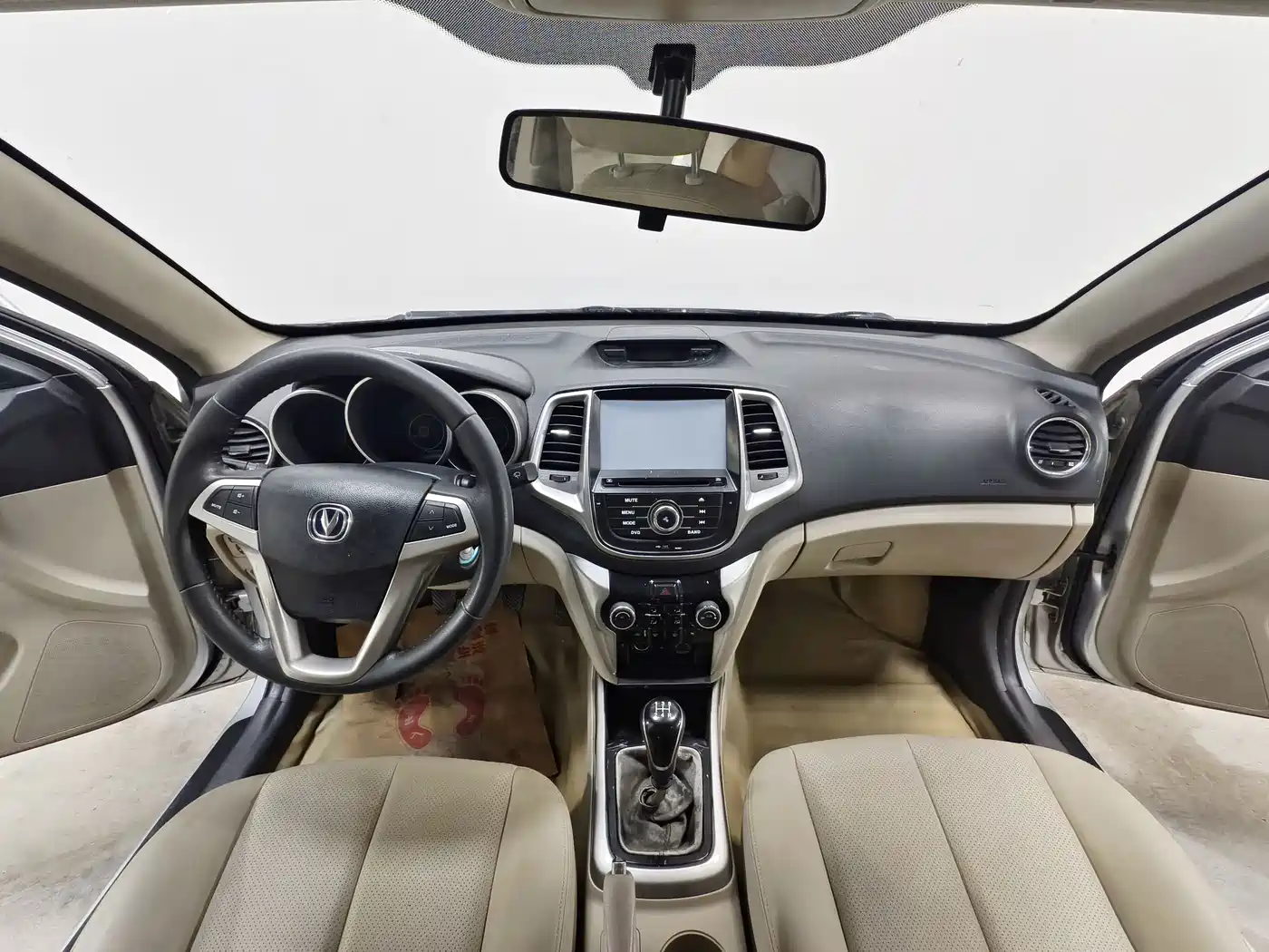 Фото 9 - Changan Eado