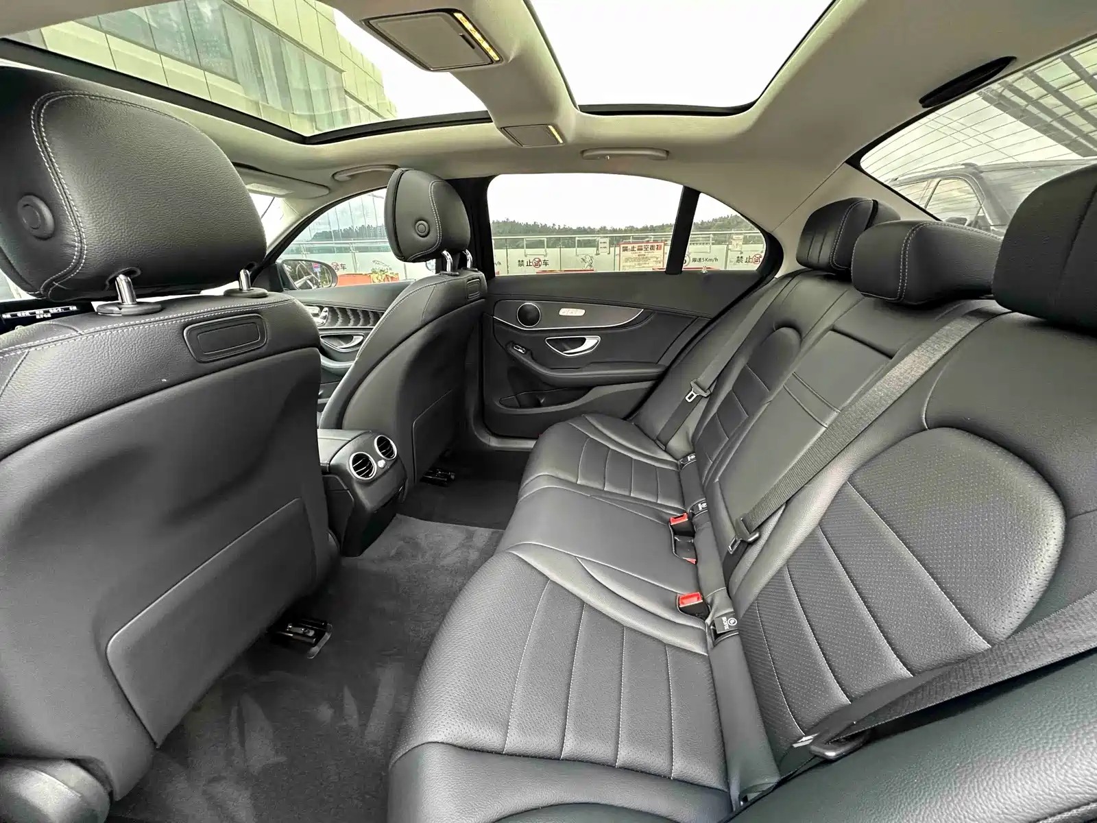 Фото 6 - Mercedes-Benz C-Class