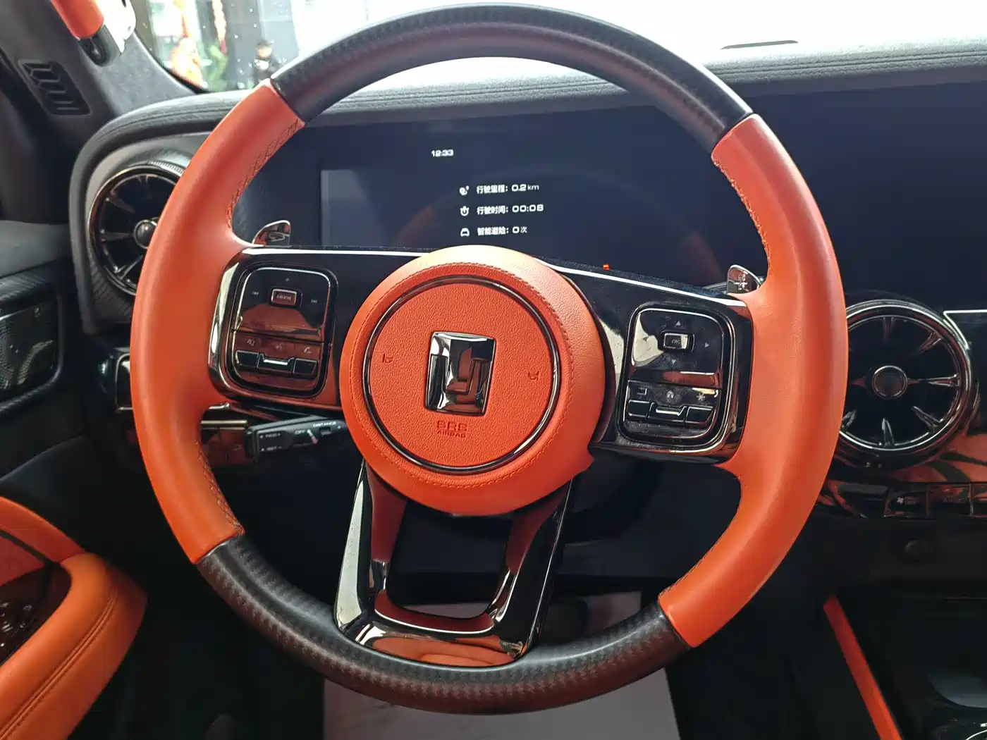 TANK CO CREATION TANK 300