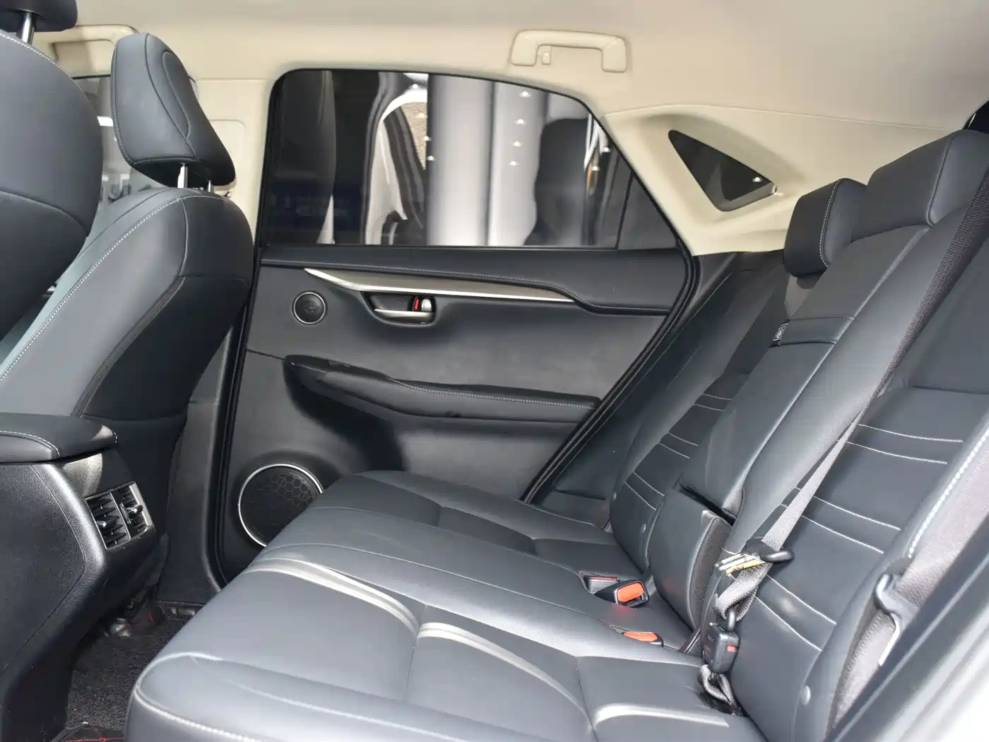 Фото 9 - Lexus NX