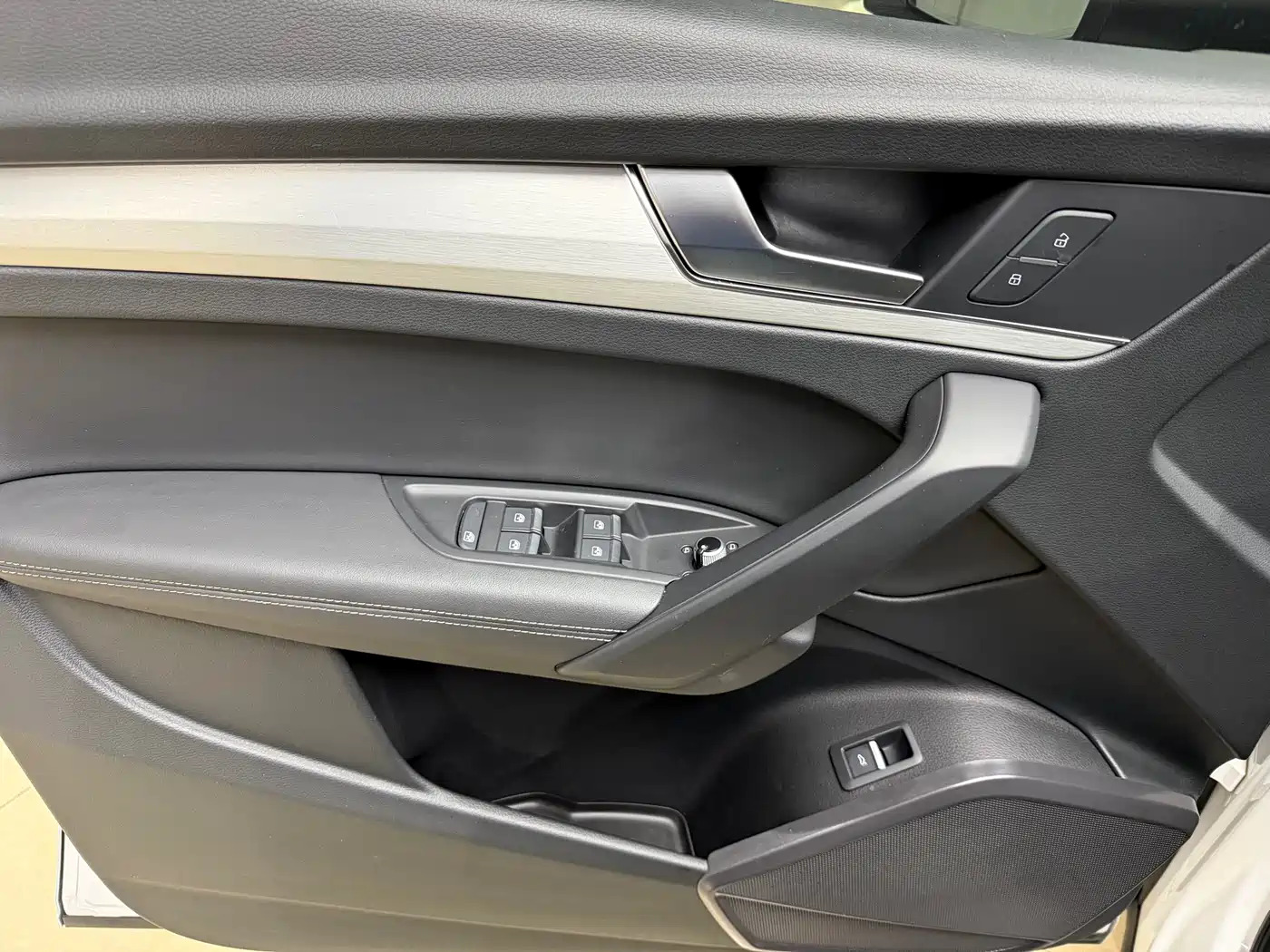 Audi Q5L 2020 Facelift 40 TFSI Honor Fashion фото 16