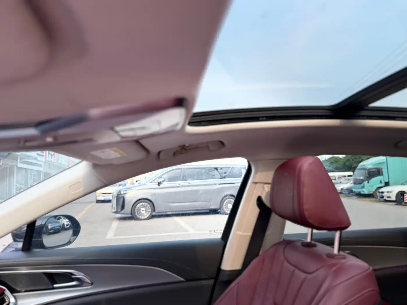 Hongqi H5 2024 2.0T Automatic Smart Connect Flag Smooth Edition фото 24
