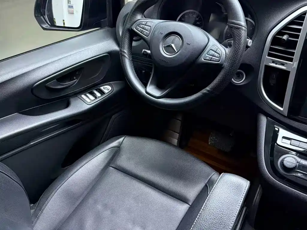 Mercedes-Benz Vito 2020 2.0T Elite Edition (7-seater) фото 6