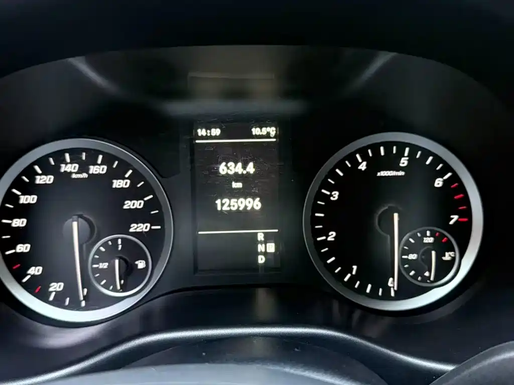 Mercedes-Benz Vito 2020 2.0T Elite Edition (7-seater) фото 11