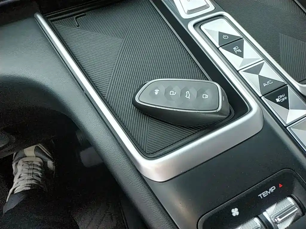 Haval Xiaolong MAX 2023 1.5L Hi4 105 4WD Pilot Edition фото 9