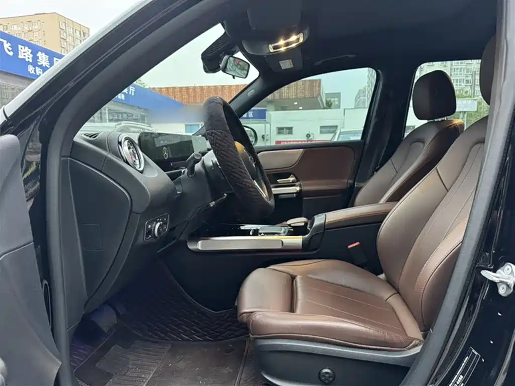 Mercedes-Benz GLB 2023 Facelift GLB 200 Dynamic фото 16