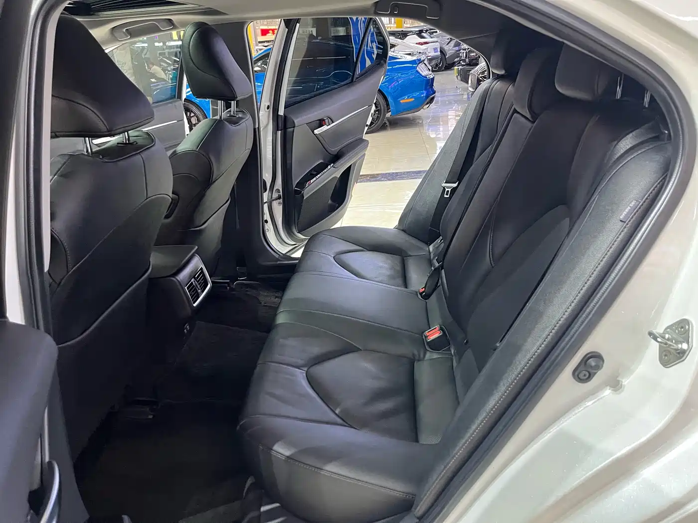 Toyota Camry 2021 2.0G Luxury Edition фото 10