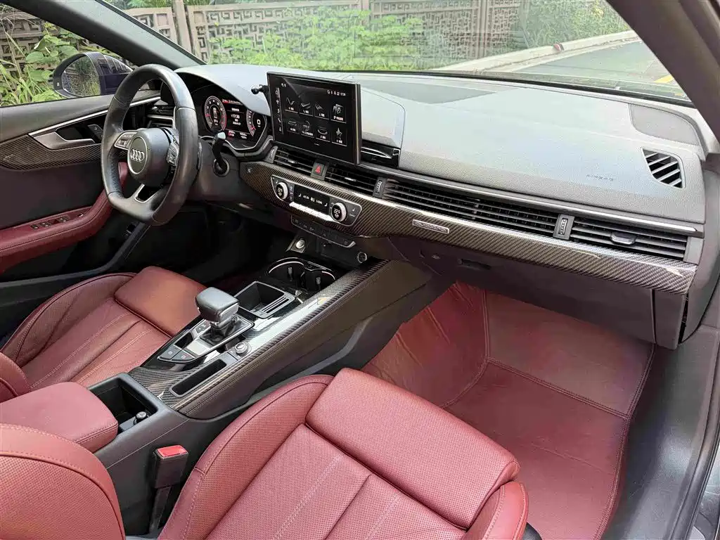 Photo 10 - Audi A4L