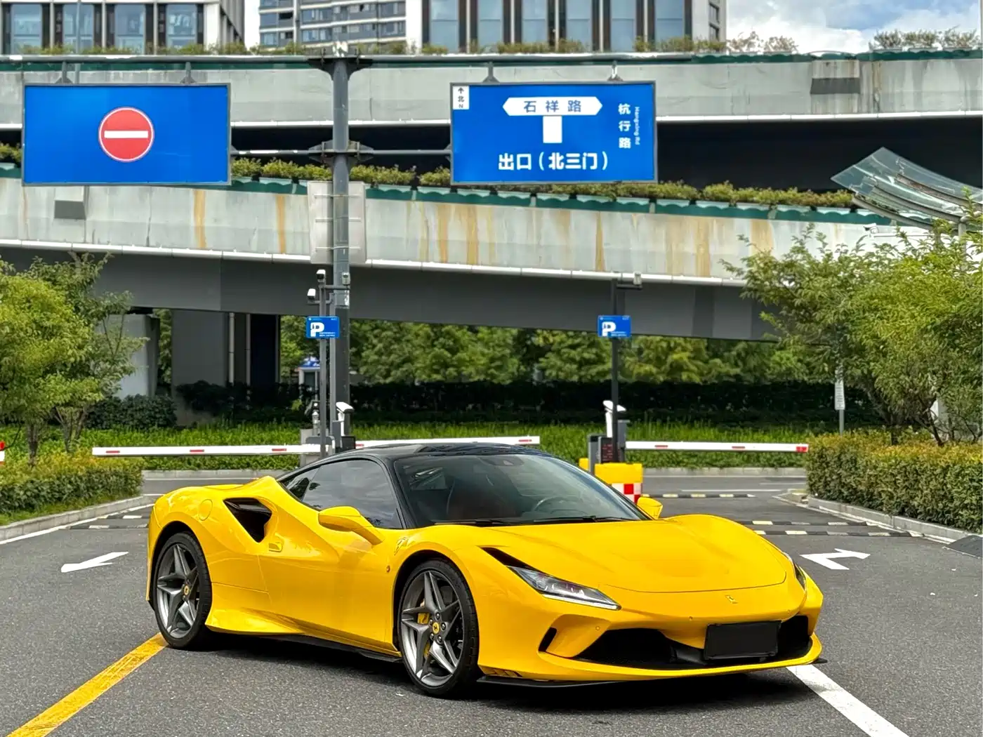 Ferrari F8 2021 2019 Tributo 3.9T V8