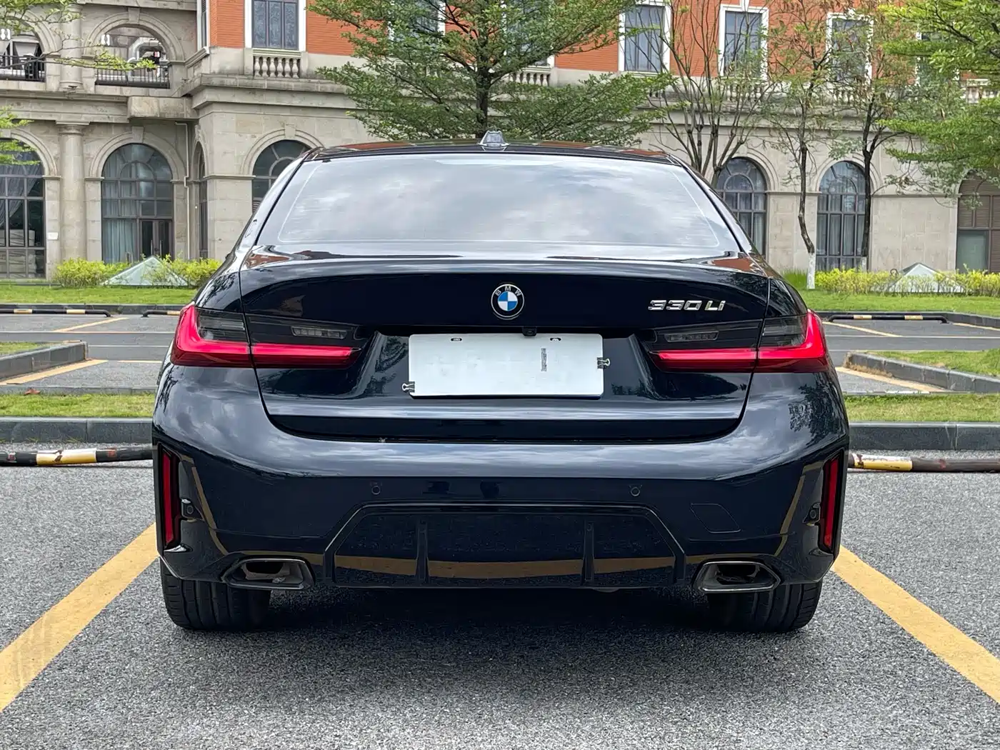 BMW 3 Series 2025 330Li M Sport Night Edition фото 5