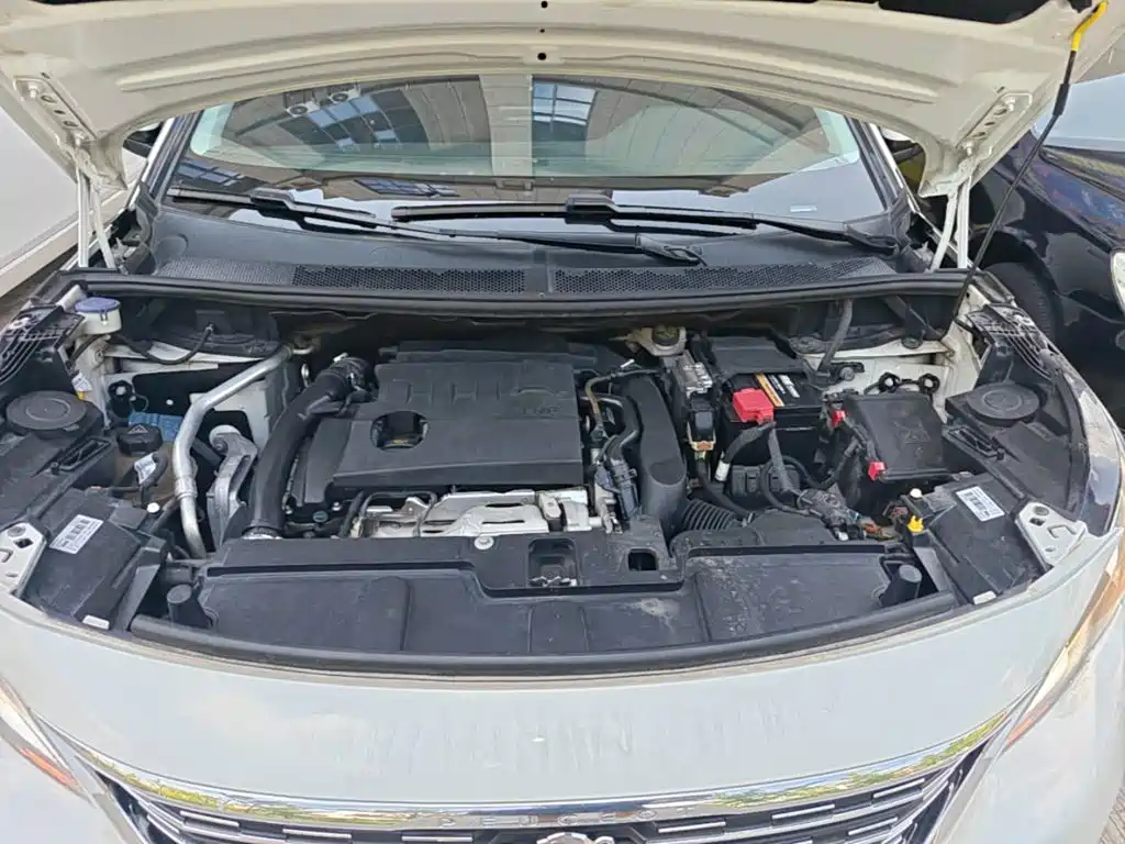 Фото 20 - Peugeot 5008