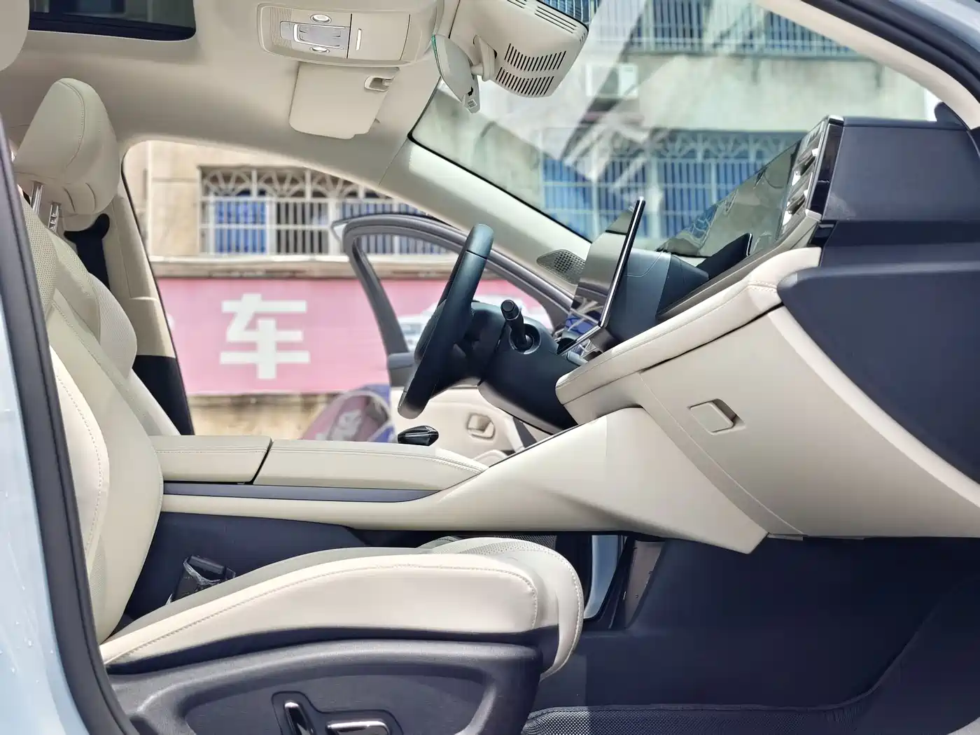 BYD Qin L 2024 DM-i 120KM Superior Edition фото 12