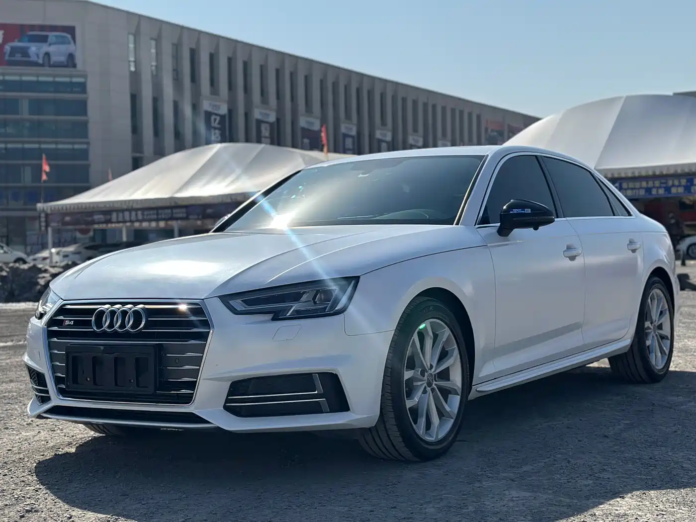 Audi A4L 2018 30th Anniversary 40 TFSI Fashion