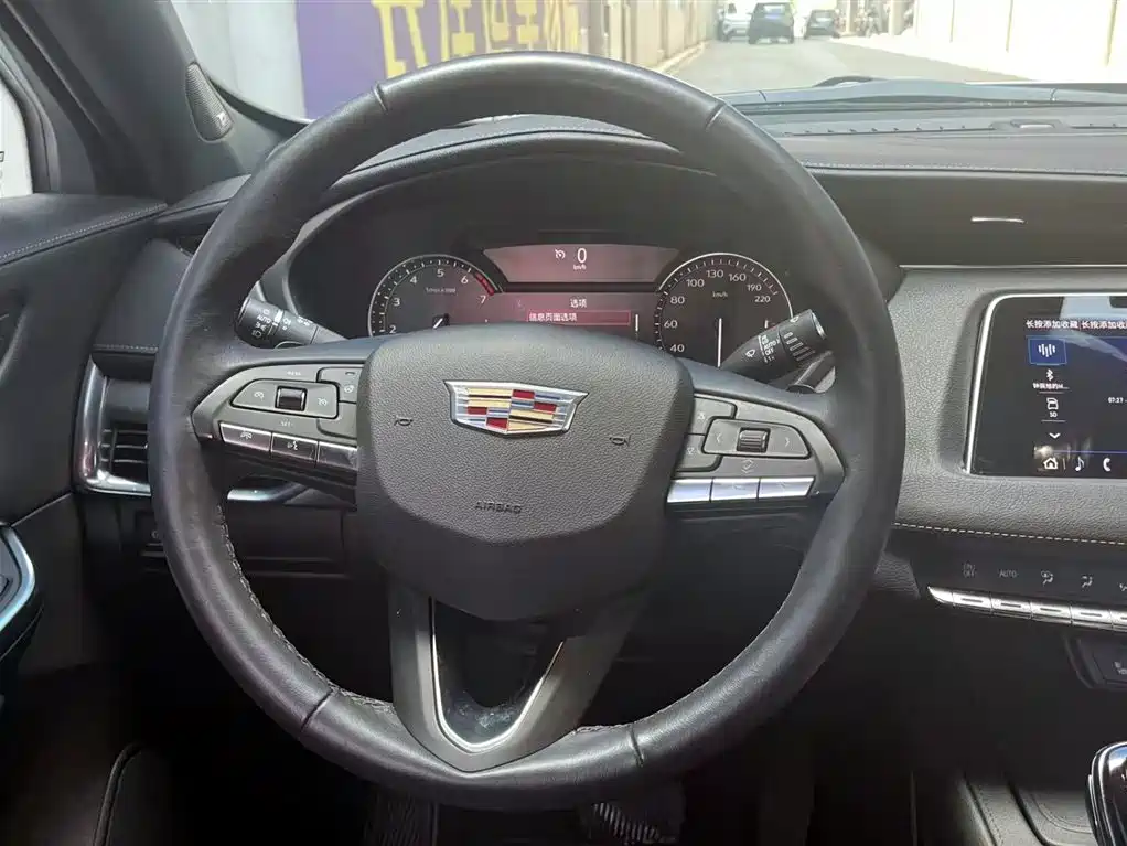 Cadillac XT4 2020 Facelift 28T 2WD Leading фото 13