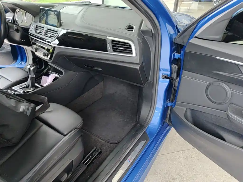 BMW 1 Series 2019 118i M Sport Package фото 11