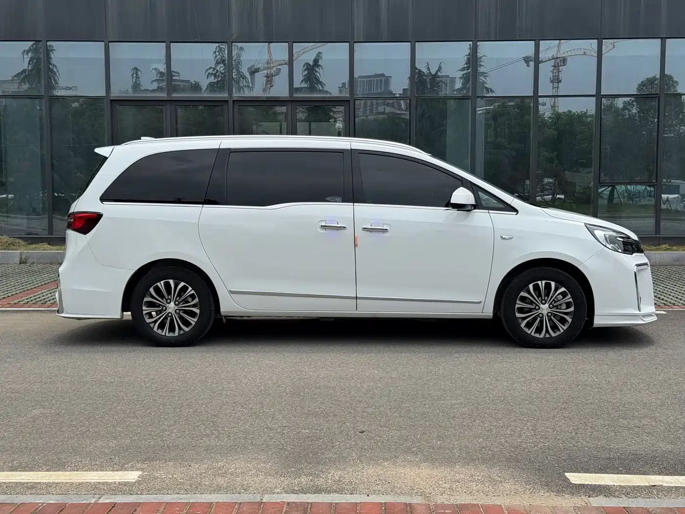 Buick GL8 2020 Model Land Business Class 652T Luxury фото 23