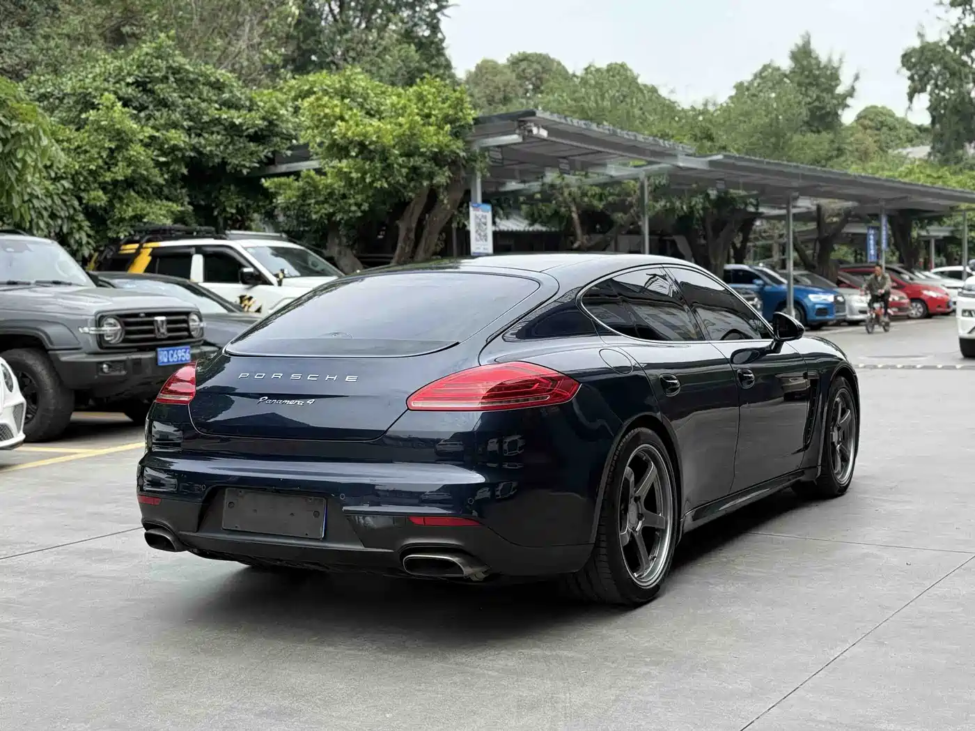 Porsche Panamera 2014 Panamera 4 3.0T фото 9
