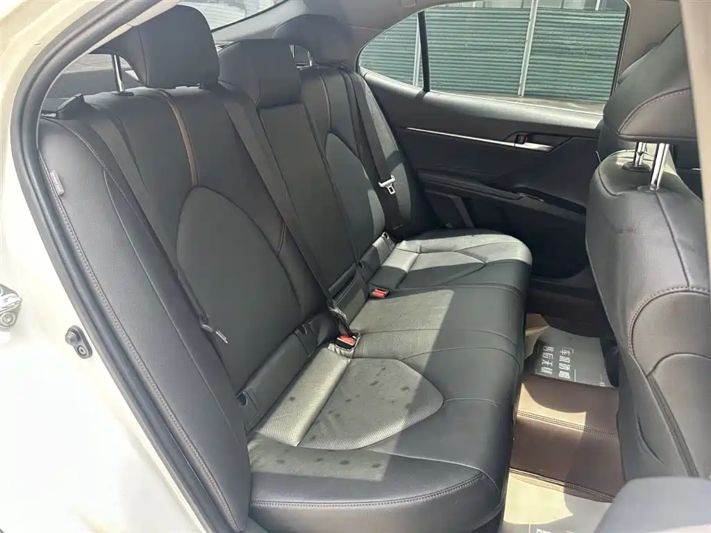 Toyota Camry 2021 Hybrid 2.5HG Luxury Edition фото 22