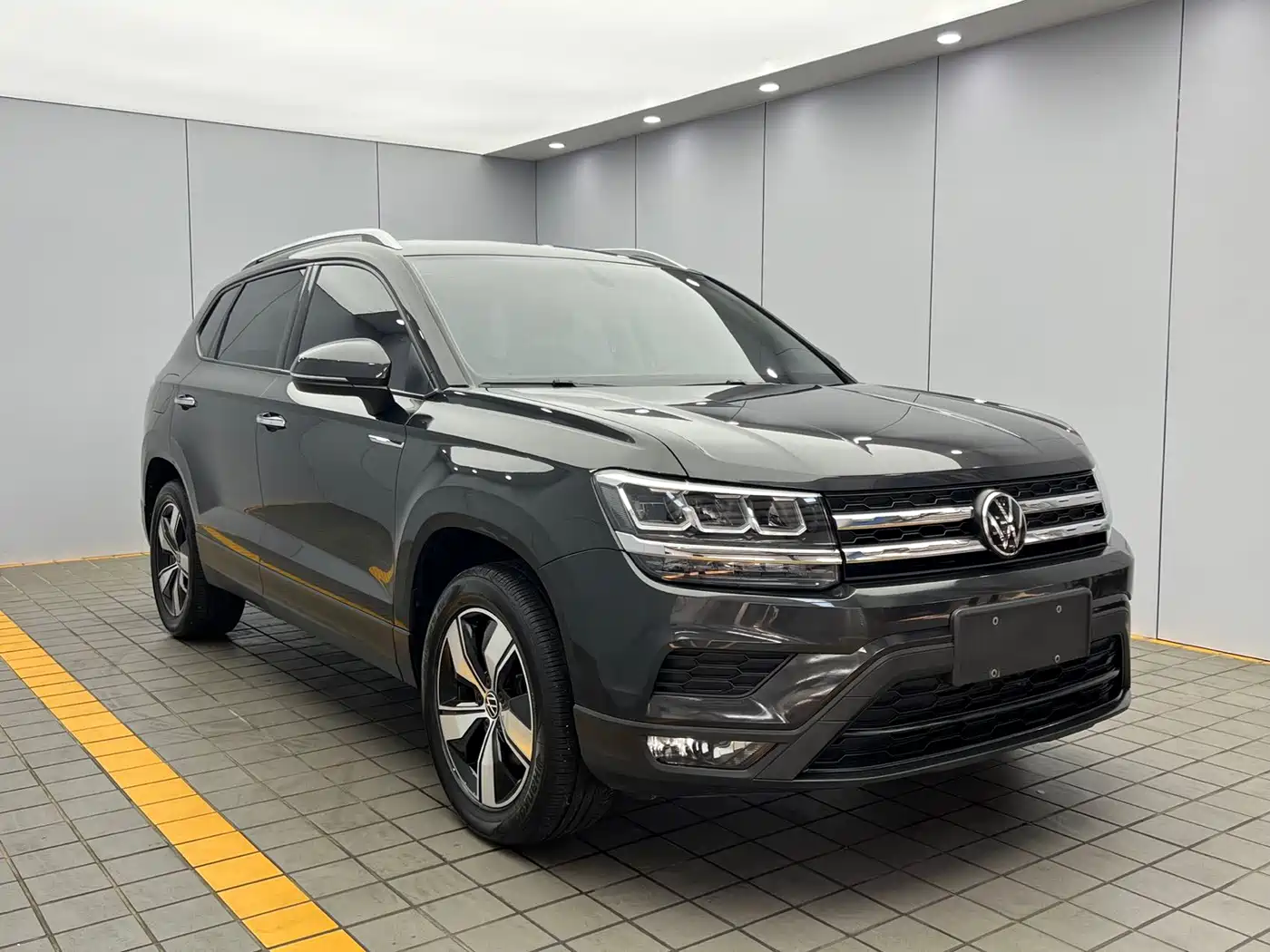 Volkswagen Tharu, миниатюра 3