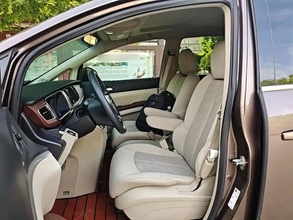Buick GL8 2017 25S Comfort China V фото 15