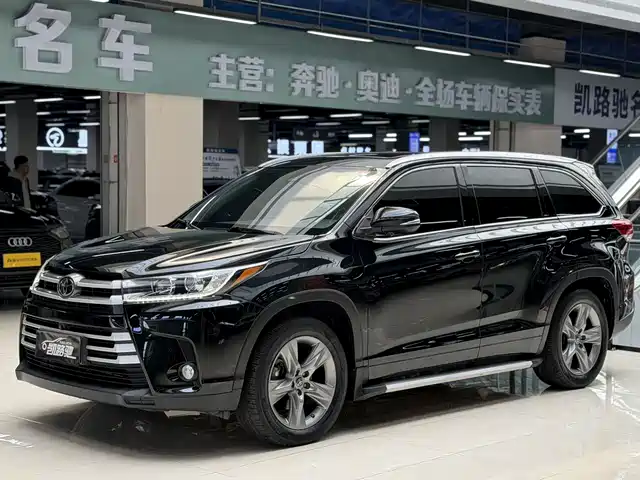 TOYOTA HIGHLANDER