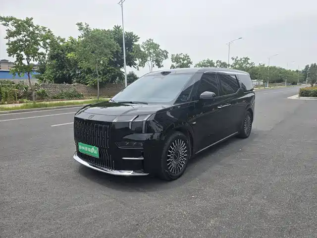Zeekr 009 7 мест с проходом, полный привод, 108kWh
