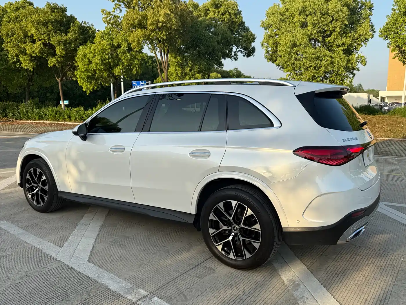 Mercedes-Benz GLC 2023 GLC 260 L 4MATIC Luxury 5-Seater фото 19