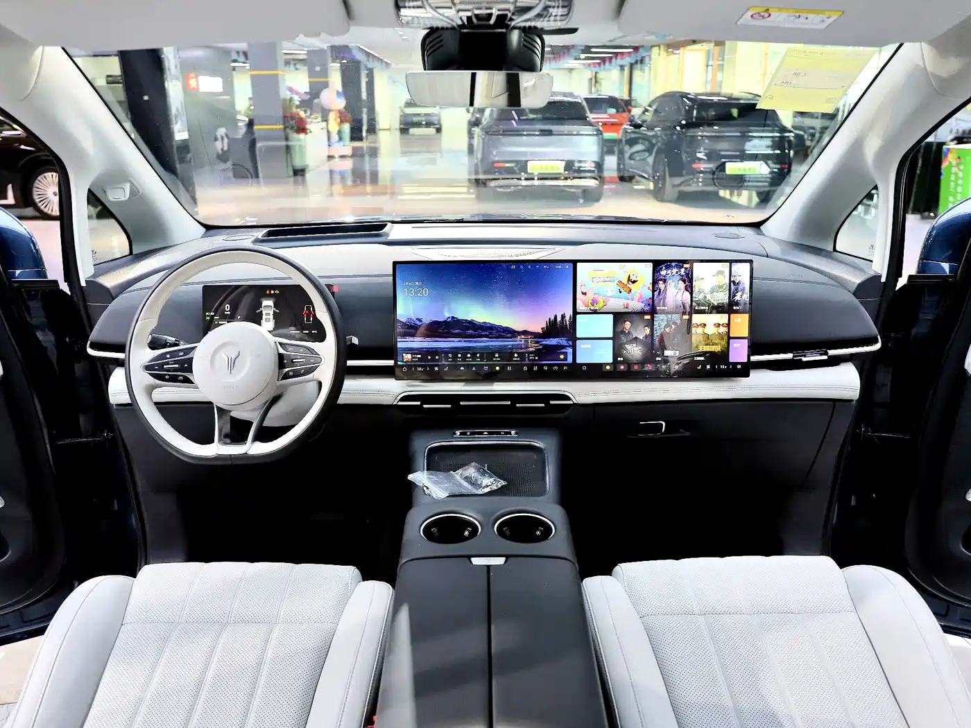 Voyah Auto Voyah Dreamer 2025 PHEV AWD Flagship Kunpeng Edition фото 24