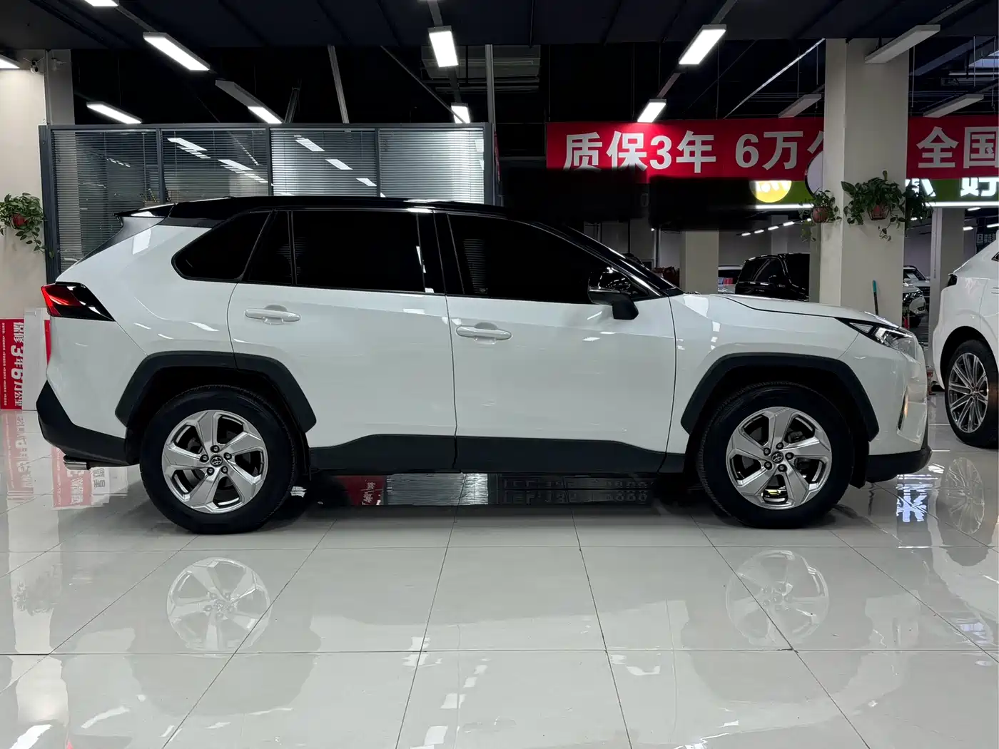 Toyota RAV4 Rongfang 2020 2.0L CVT 2WD Trend Edition фото 8