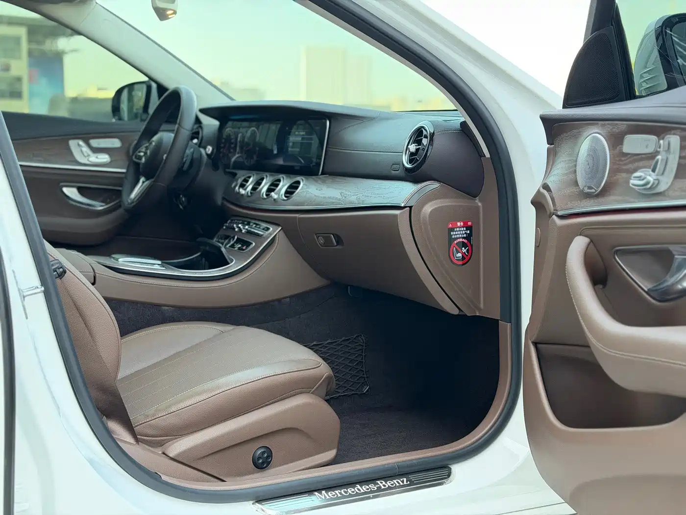 Mercedes-Benz E-Class 2020 E 300 L Luxury Model фото 10