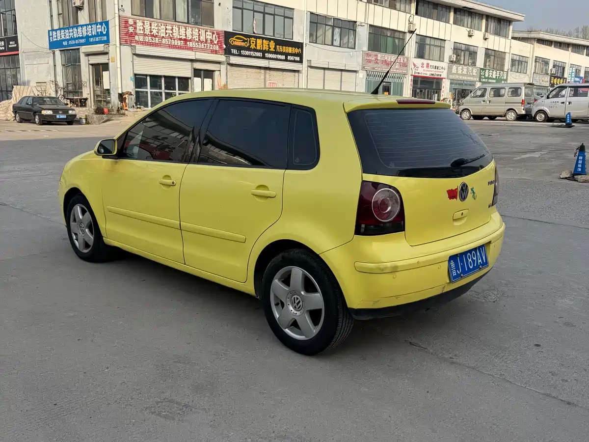 Volkswagen Polo 2009 Jingqing 1.6L Automatic Trend Edition фото 3