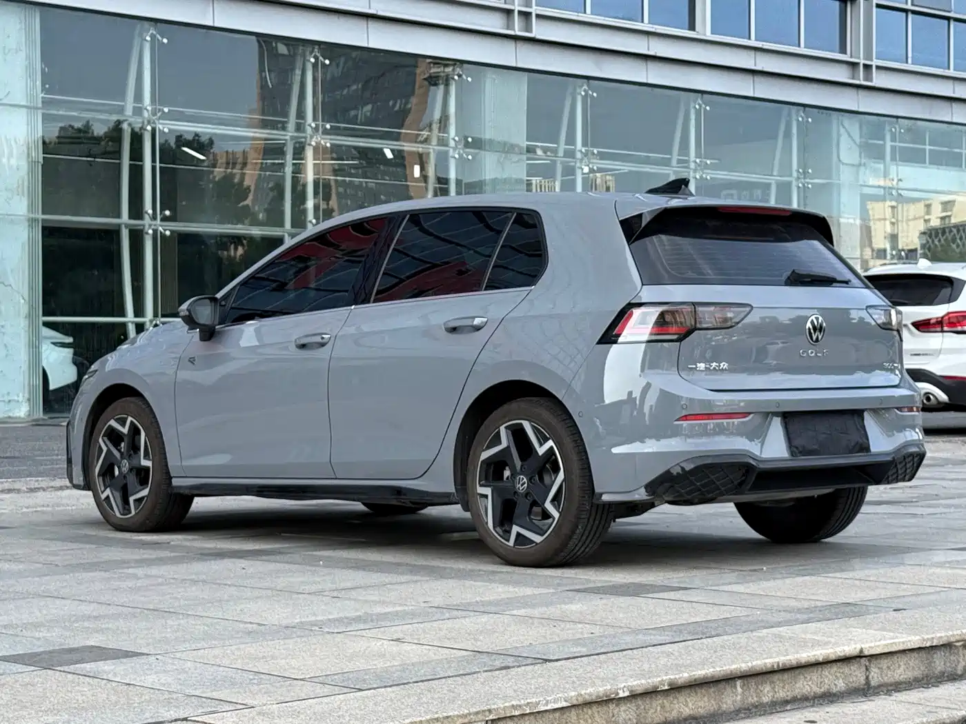 Volkswagen Golf 2025 2025 300TSI R-Line