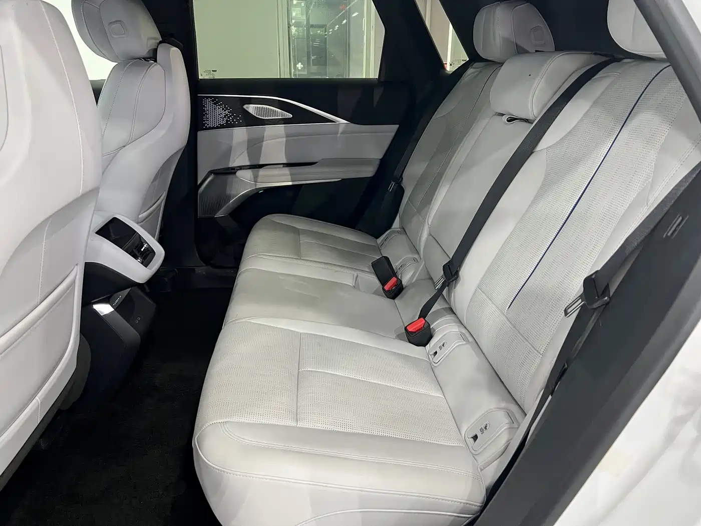 Cadillac IQ Rui Ge 2022 RWD Long Range Luxury Edition фото 5