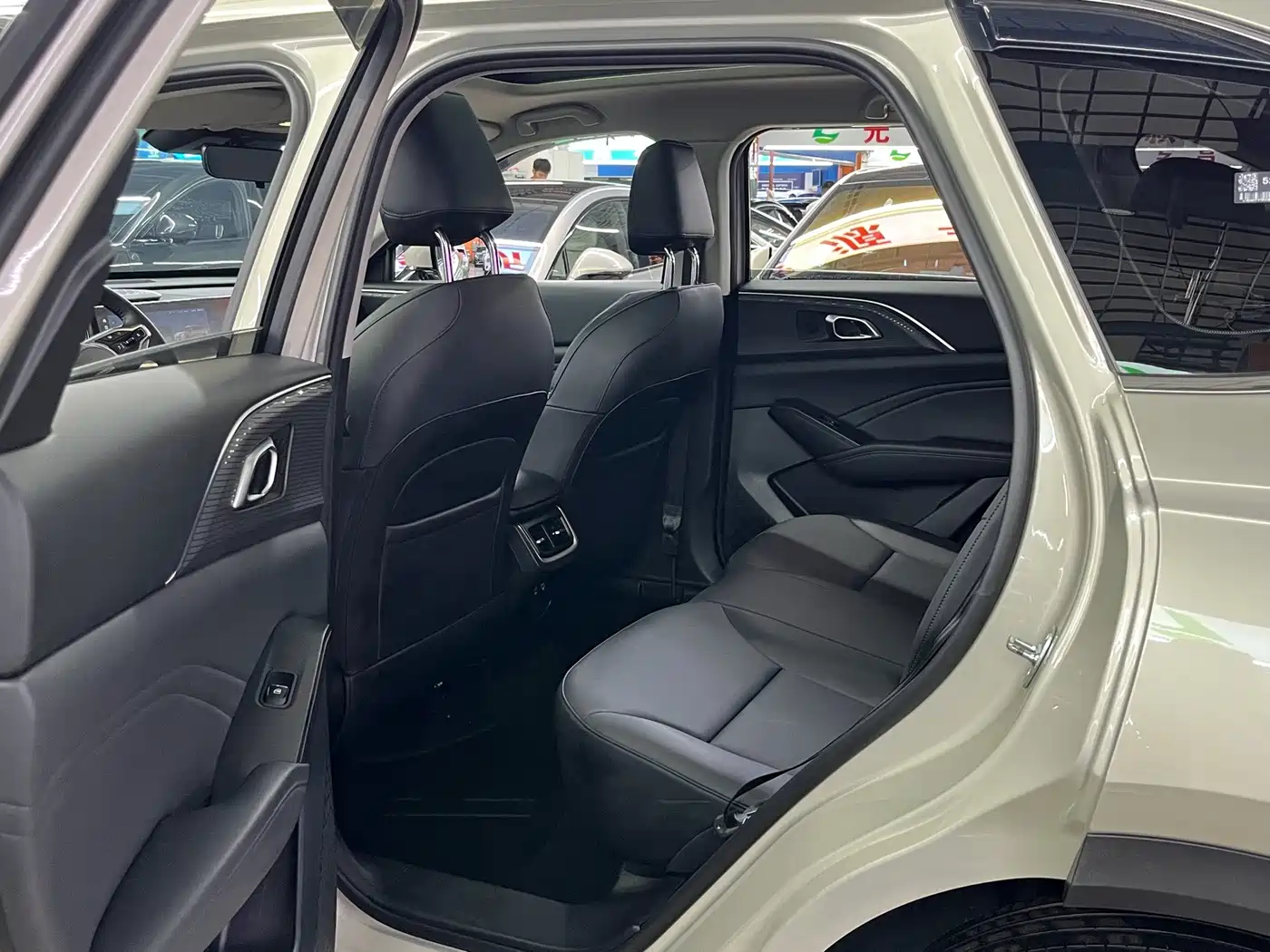 Haval Xiaolong MAX 2023 2023 1.5L Hi4 105 4WD Pilot Edition