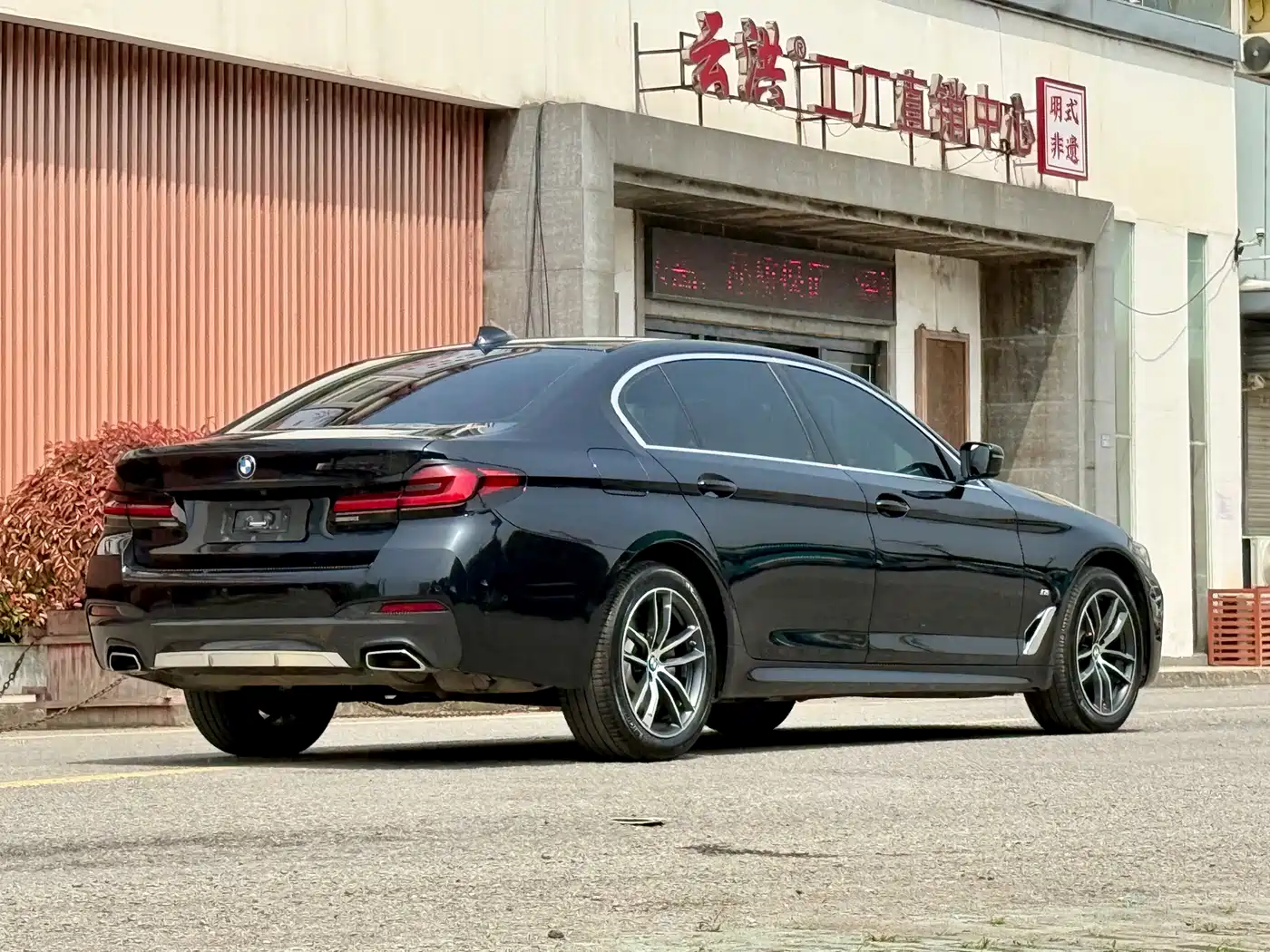 BMW 5 Series 2022 525Li M Sport Package фото 6