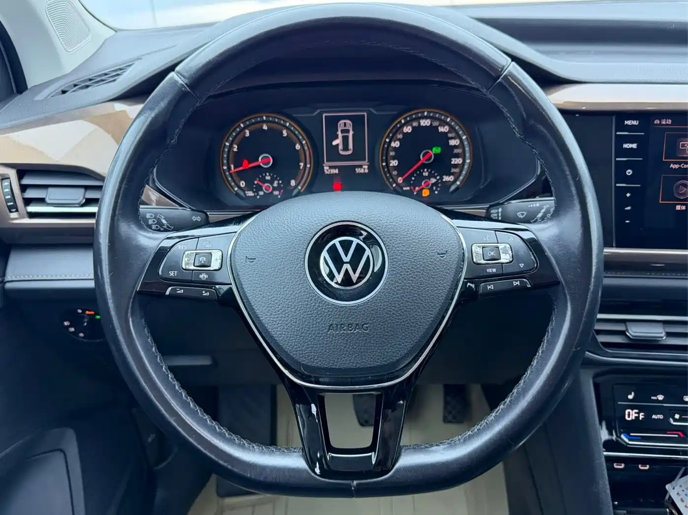 Volkswagen Tharu 2022 280TSI FWD Luxury Edition фото 14