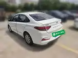 Фото 25 - Hyundai Elantra